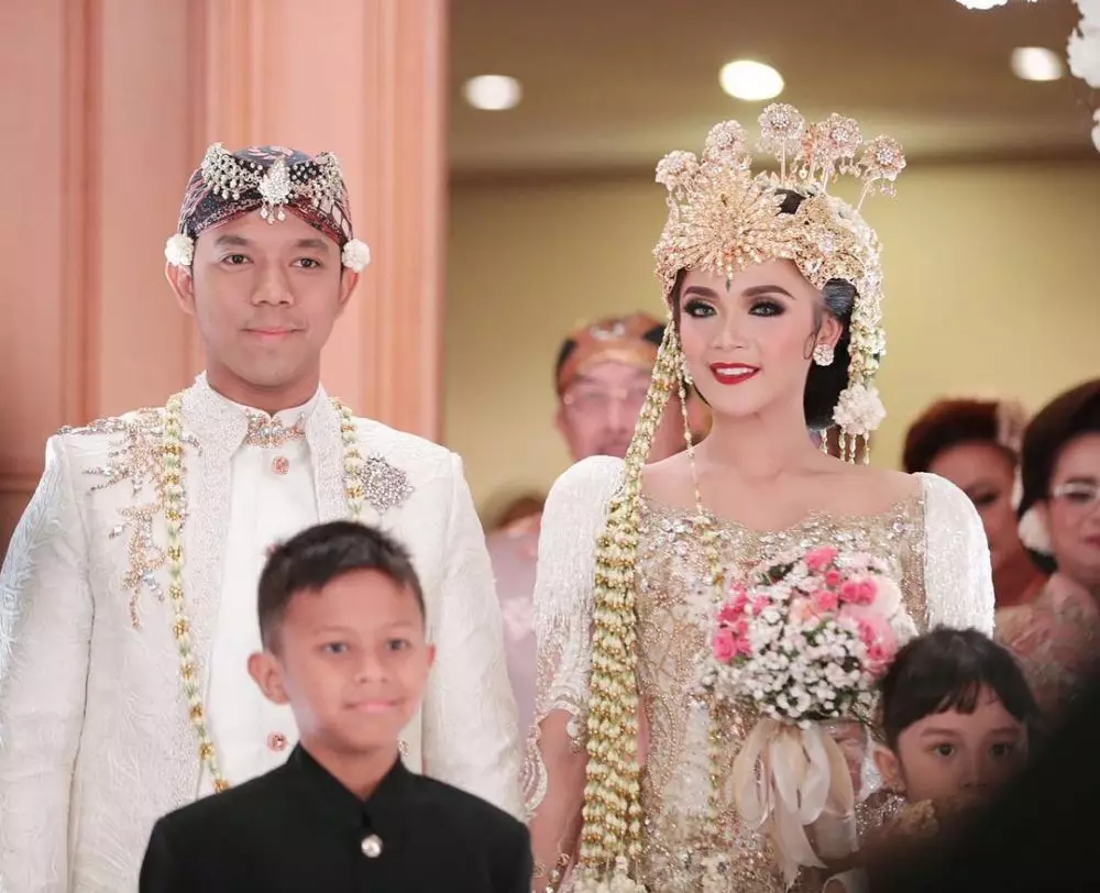 Pesinetron nikah adat Sunda © Instagram