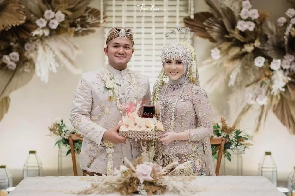 Pesinetron nikah adat Sunda © Instagram