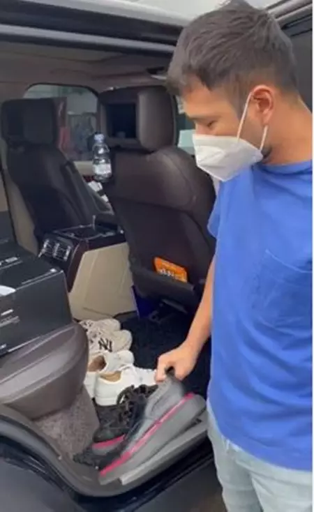 isi mobil Raffi Ahmad © Instagram isi mobil Raffi Ahmad © Instagram
