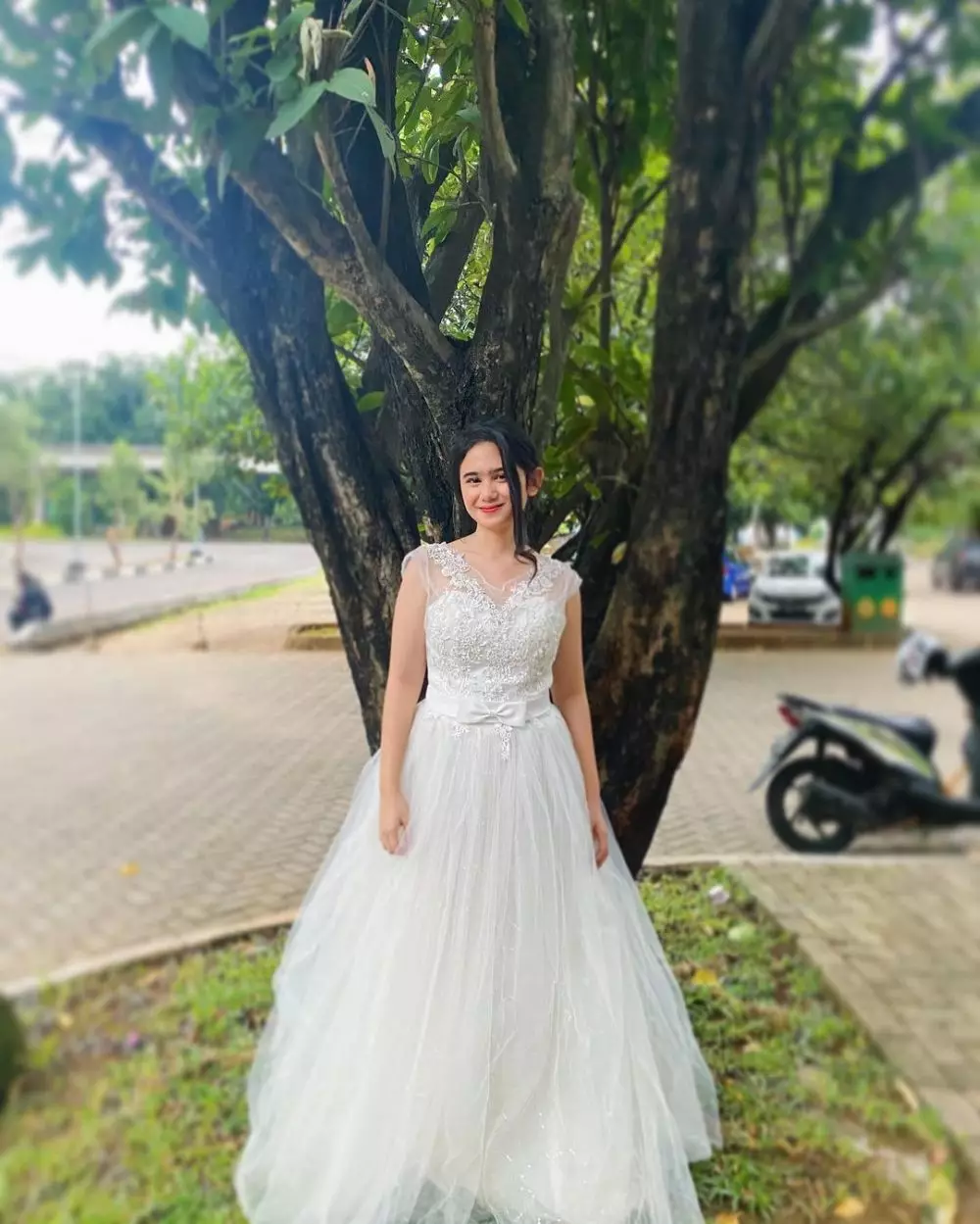 Tissa Biani kenakan busana pengantin © Instagram