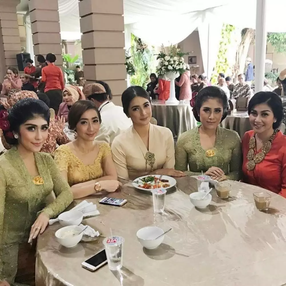 Gaya Nabila Syakieb kondangan © Instagram