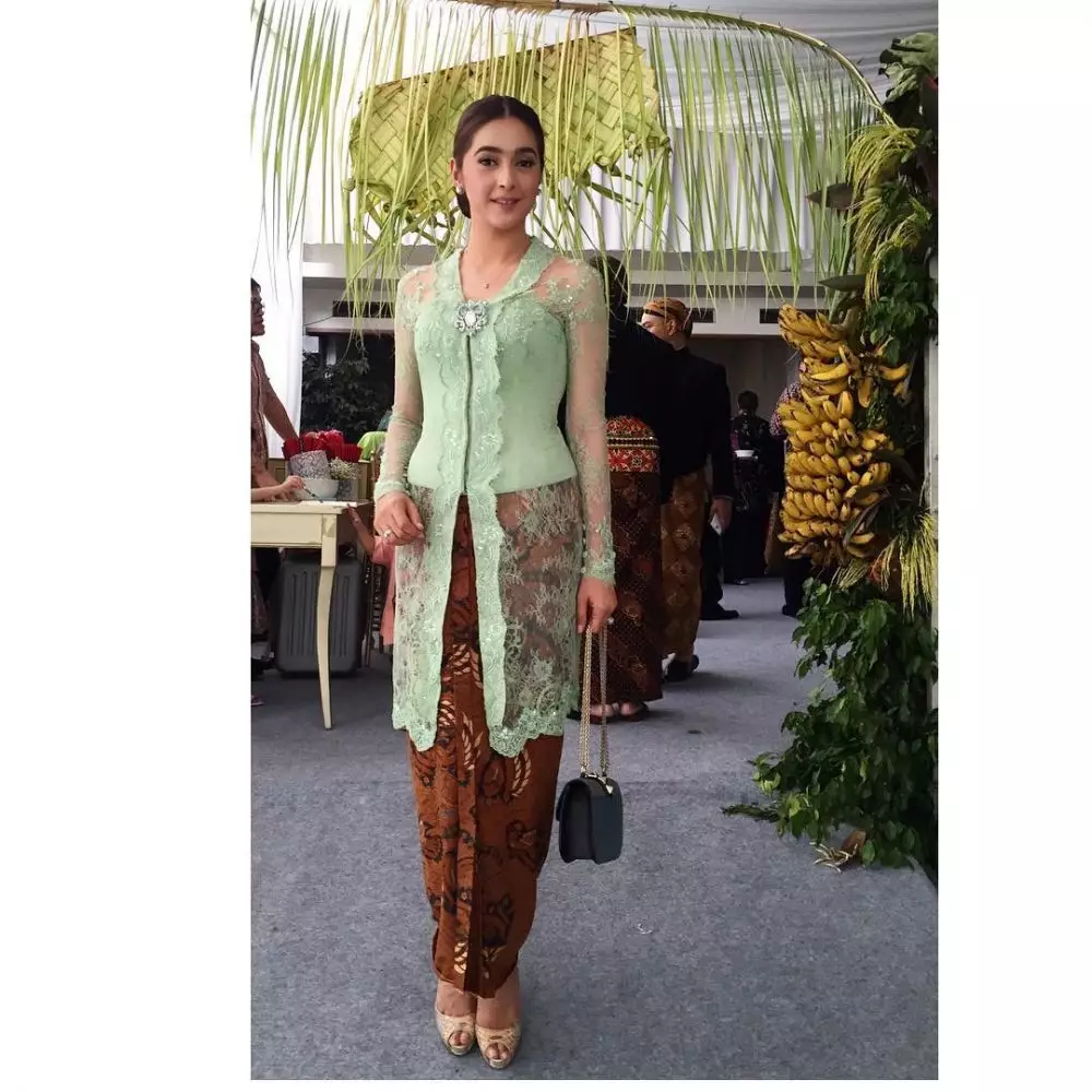 Gaya Nabila Syakieb kondangan © Instagram