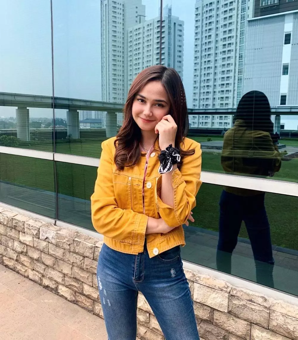 Nama asli pesinetron cantik © Instagram