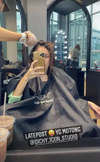 Ayu Ting Ting rambut baru © Instagram Ayu Ting Ting rambut baru © Instagram