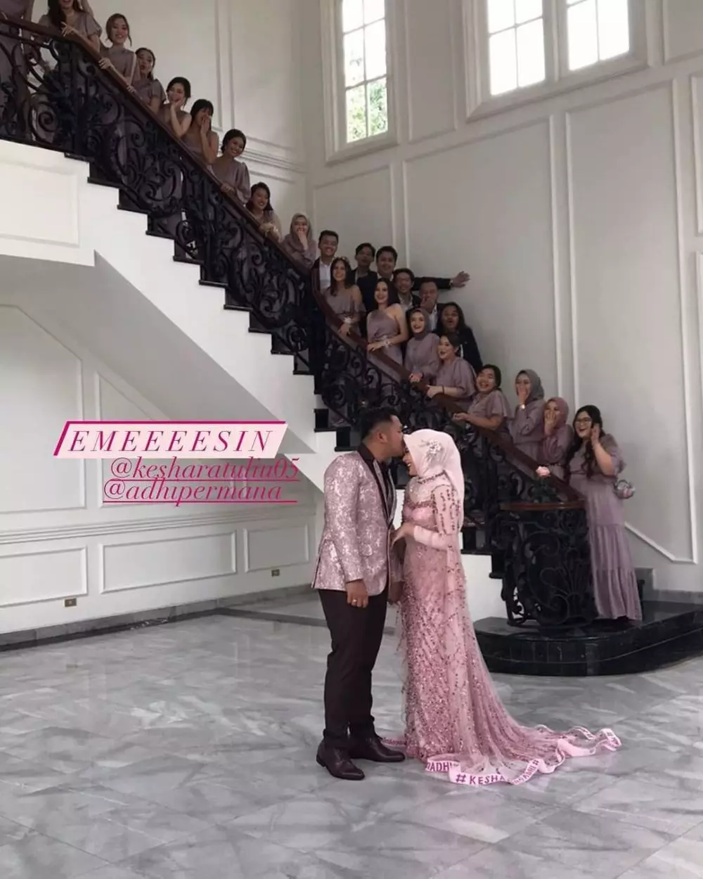 Potret resepsi pernikahan Kesha Instagram © 2021 brilio.net Potret resepsi pernikahan Kesha Instagram © 2021 brilio.net