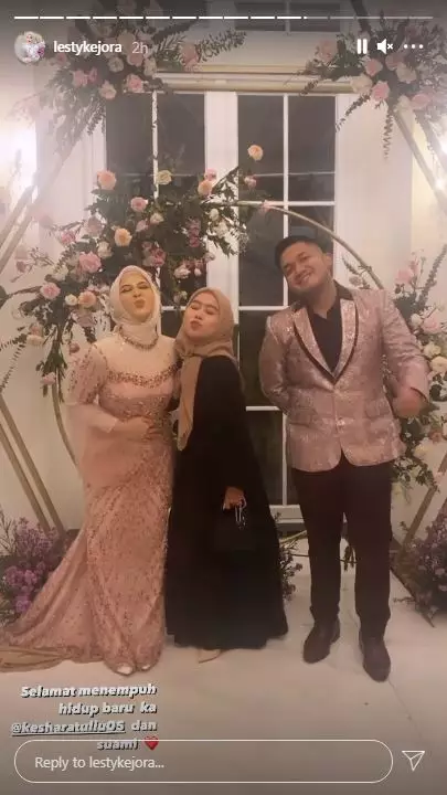 Potret resepsi pernikahan Kesha Instagram © 2021 brilio.net Potret resepsi pernikahan Kesha Instagram © 2021 brilio.net