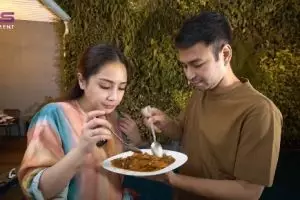 10 Momen Nagita Slavina masak udang porsi jumbo, resepnya disorot