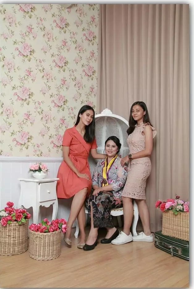 potret lawas Paula Verhoeven bersaudara ©Instagram potret lawas Paula Verhoeven bersaudara ©Instagram