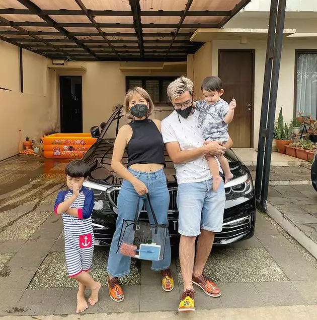 Tya Ariestya pamer perut rata © 2021 brilio.net