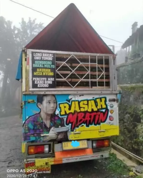 Wajah Bulik Wiwik di bak truk  Instagram Wajah Bulik Wiwik di bak truk  Instagram