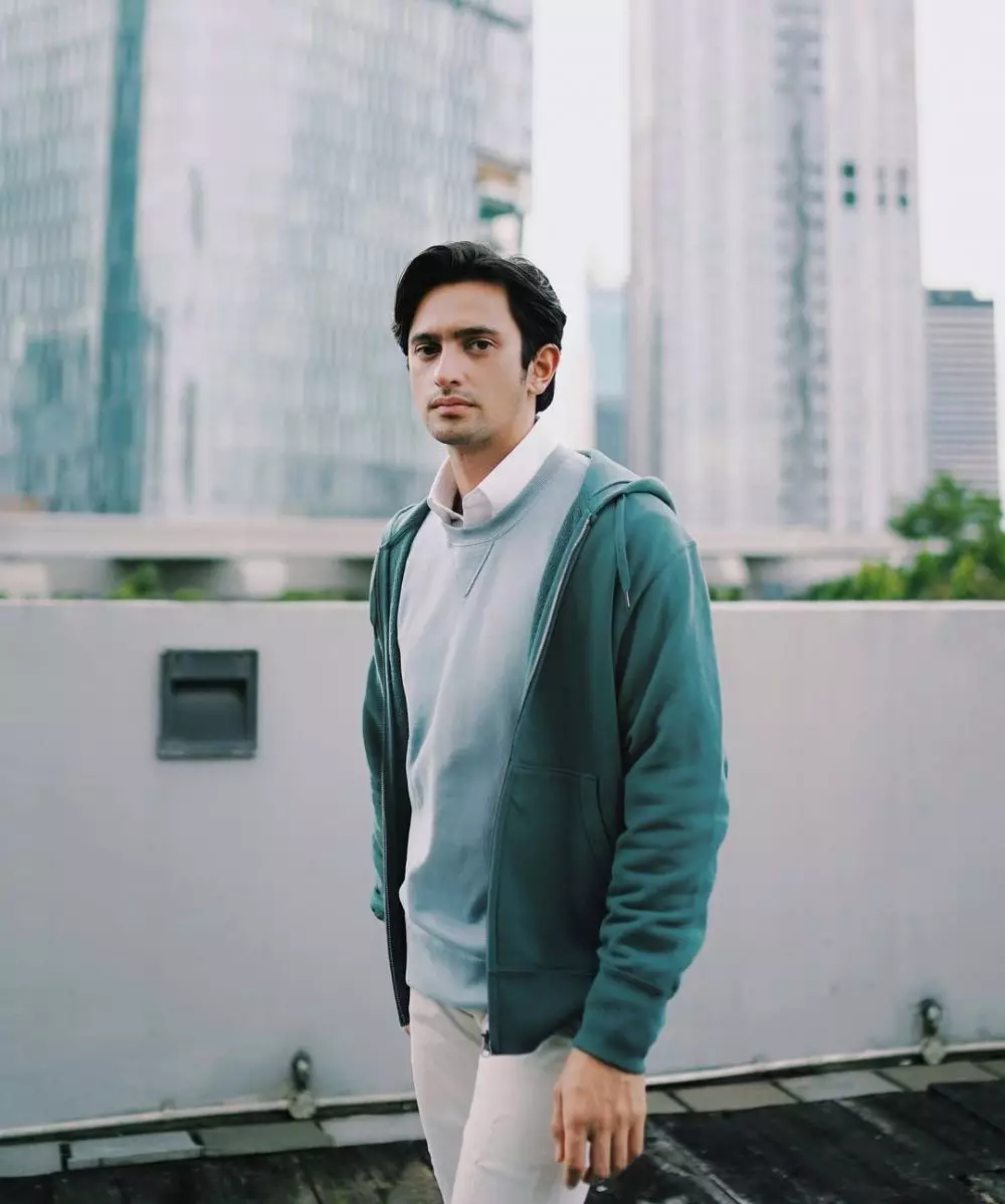 Nama asli pesinetron ganteng © Instagram