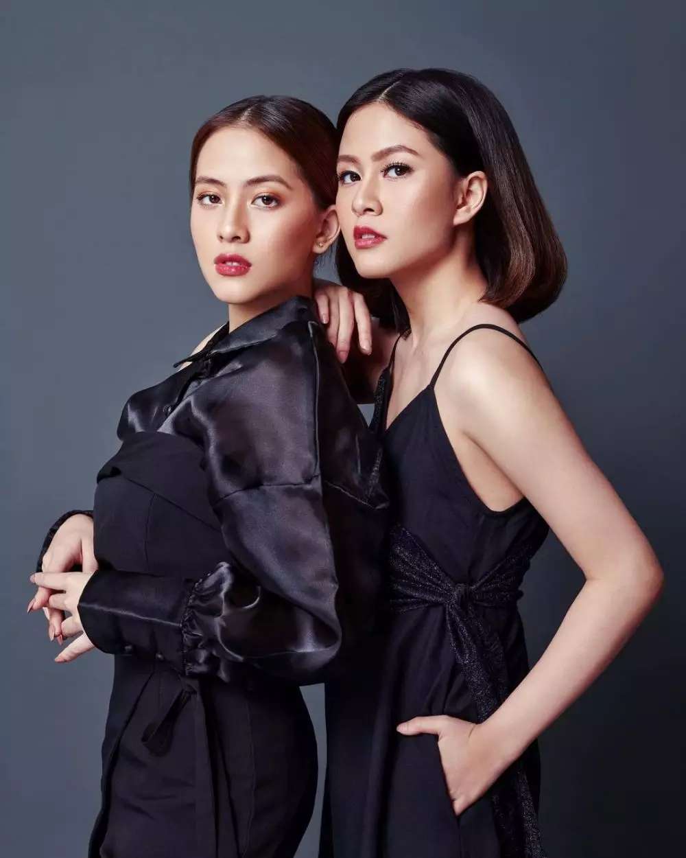 Adhisty Zara bermakeup tebal © 2021 brilio.net