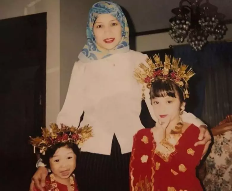 pesinetron kecil dan ibunda ©Instagram