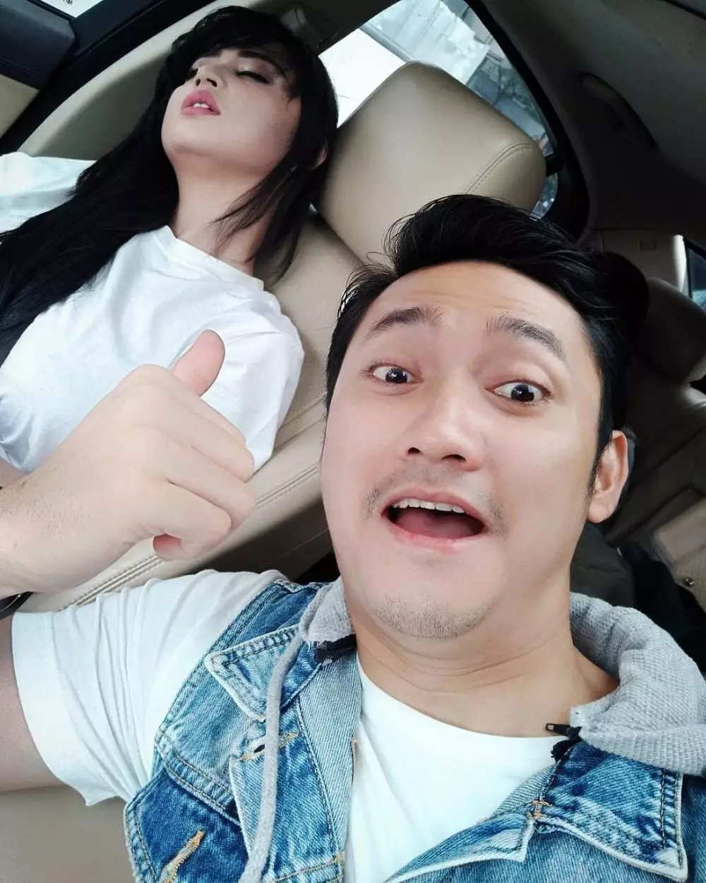 seleb unggah potret istri saat tidur Instagram