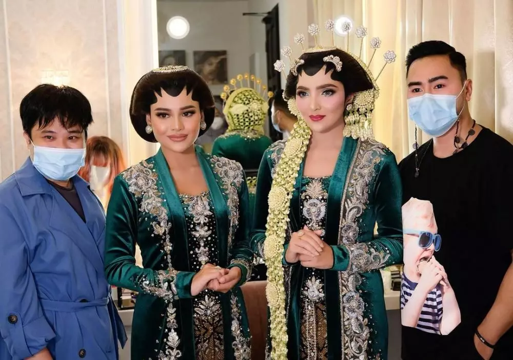 Ashanty dan Aurel baju pengantin Jawa © Instagram