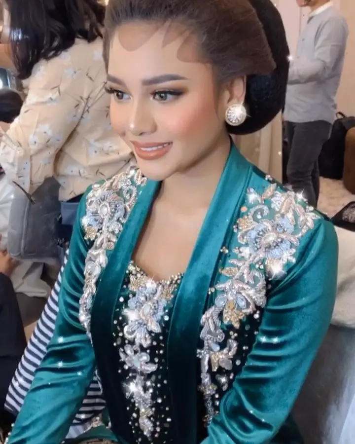 Ashanty dan Aurel baju pengantin Jawa © Instagram