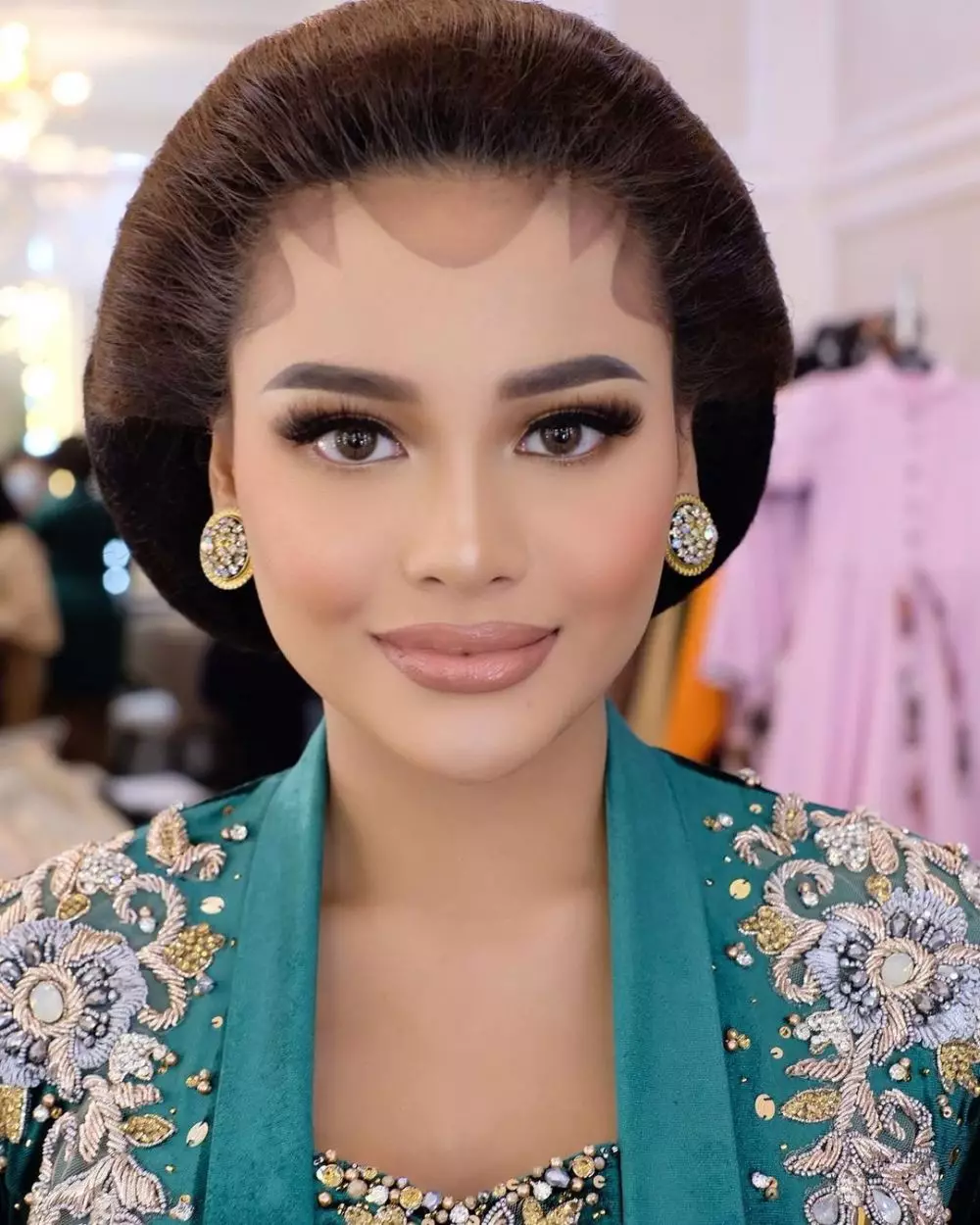 Ashanty dan Aurel baju pengantin Jawa © Instagram