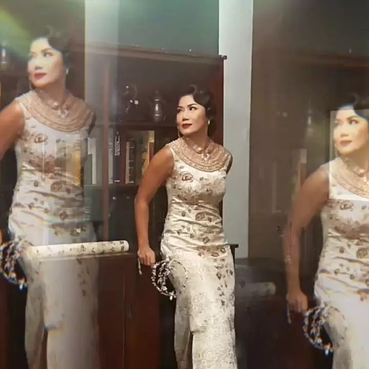 photoshoot Ari Wibowo dan istri bertema imlek Instagram © 2021 brilio.net