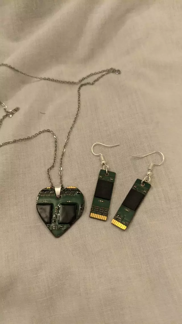 desain liontin kalung © Berbagai Sumber