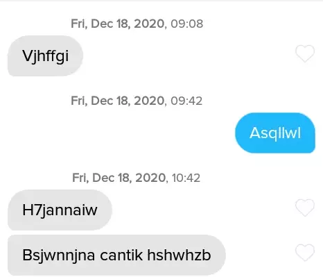 Chat ke pacar pakai kode rahasia © berbagai sumber