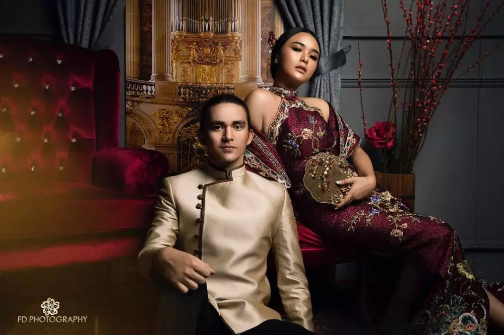 pemotretan pasangan seleb bertema oriental © 2021 brilio.net pemotretan pasangan seleb bertema oriental © 2021 brilio.net