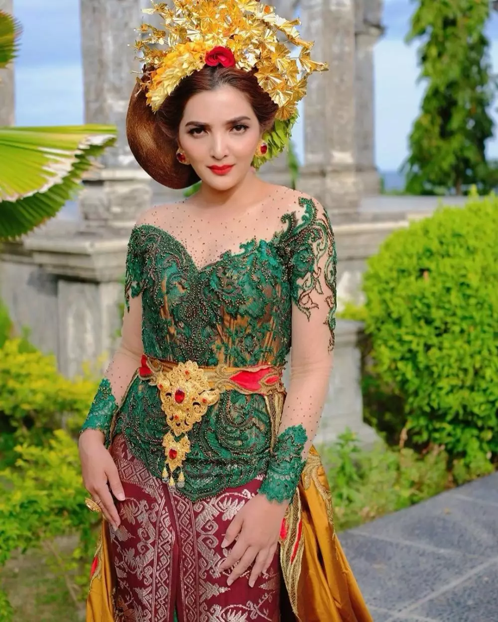 pesona Ashanty dengan busana daerah © 2021 brilio.net Instagram