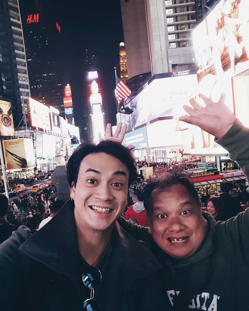 Transformasi gaya rambut Dimaz Andrean © 2021 brilio.net Transformasi gaya rambut Dimaz Andrean © 2021 brilio.net