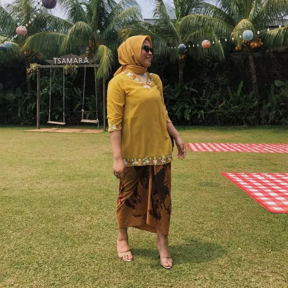 pasangan viral SMA Azhari ©Instagram