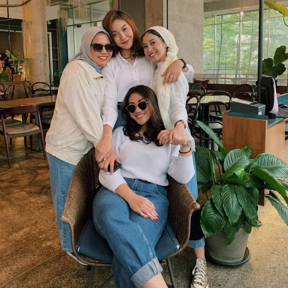 pasangan viral SMA Azhari ©Instagram