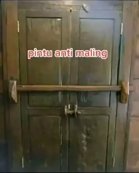 Meme alat kuno di rumah Berbagai sumber