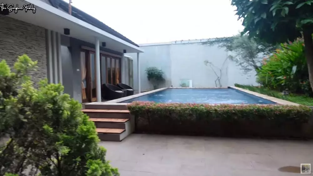 Shireen pindah rumah © YouTube