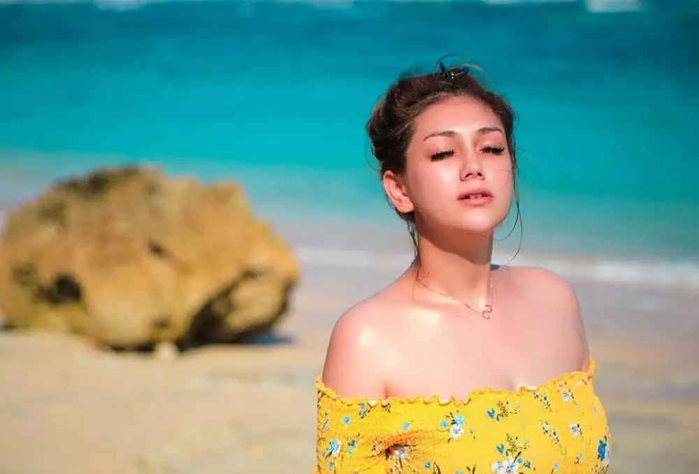 Celine Evangelista tanpa makeup © 2021 brilio.net Celine Evangelista tanpa makeup © 2021 brilio.net