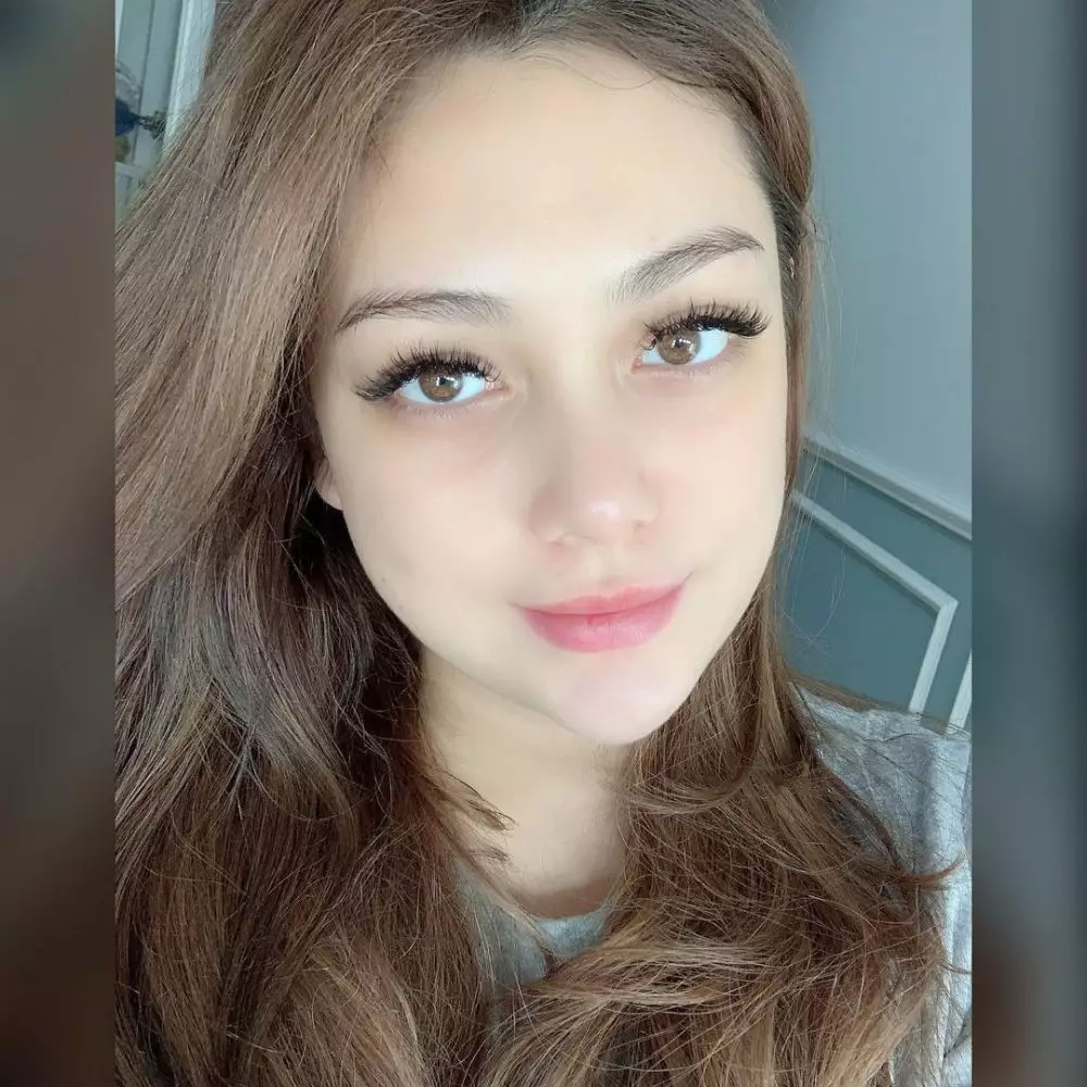 Celine Evangelista tanpa makeup © 2021 brilio.net Celine Evangelista tanpa makeup © 2021 brilio.net