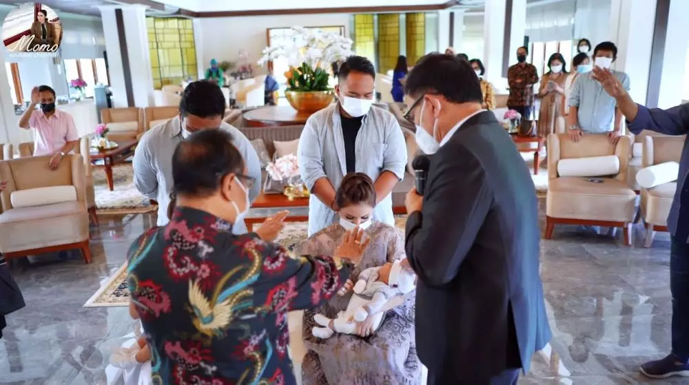 Selapan baby Abe © YouTube