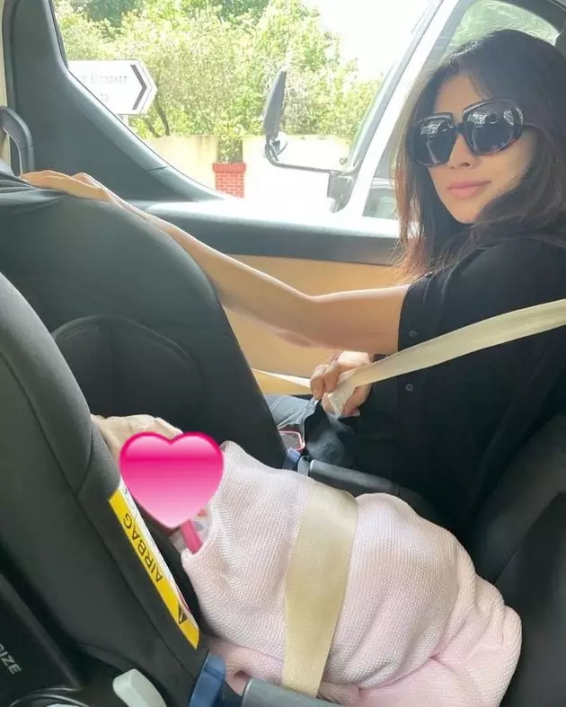 Momen Adinda Bakrie pasca melahirkan © Instagram Momen Adinda Bakrie pasca melahirkan © Instagram