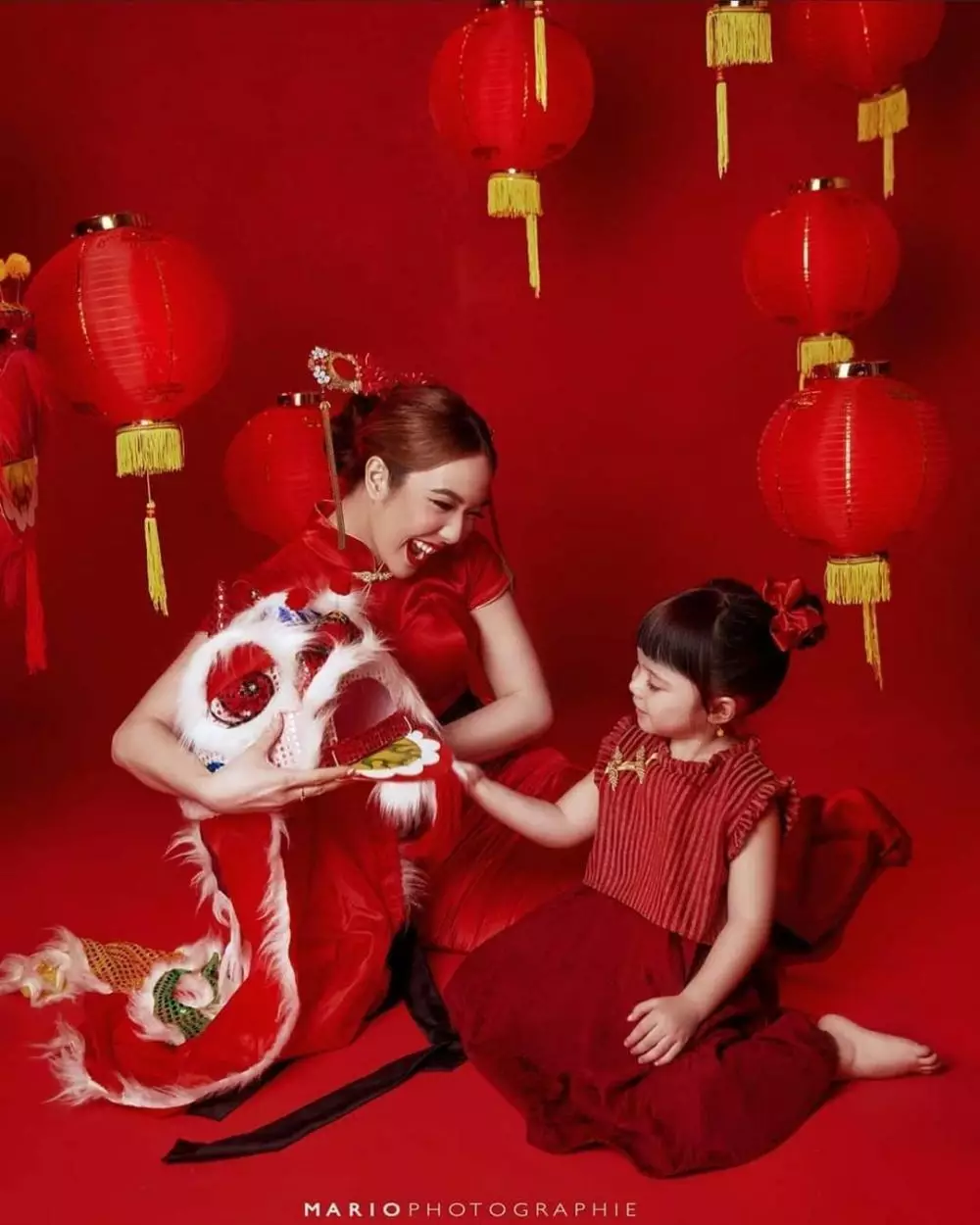 Pemotretan seleb bertemakan Imlek 2021 Instagram Pemotretan seleb bertemakan Imlek 2021 Instagram