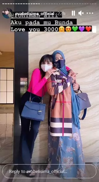 Eva dan Rohimah sahabatan © Instagram