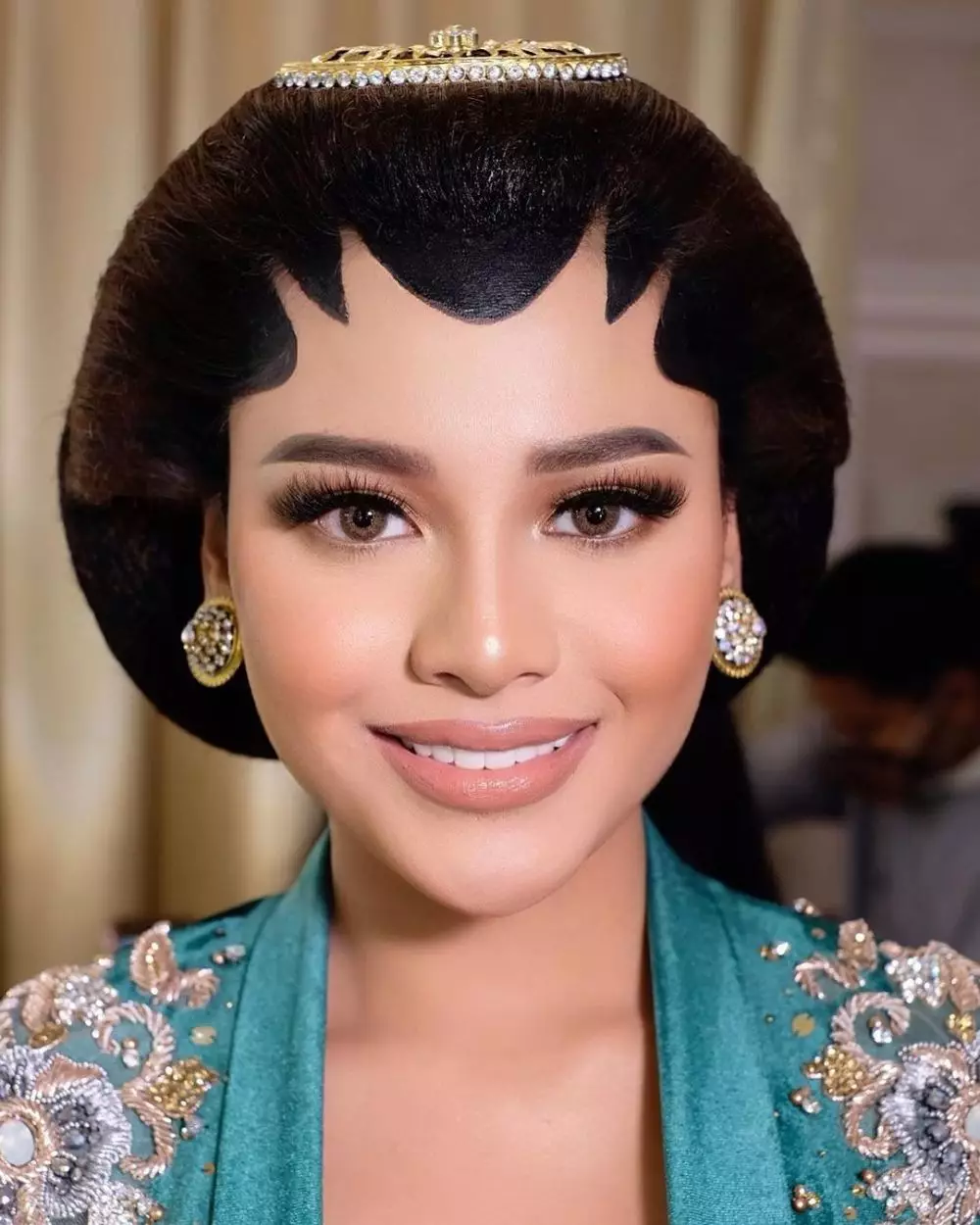 Penampilan seleb dengan dandanan paes © Instagram