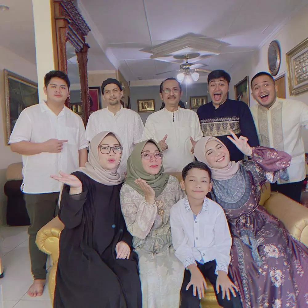 Kesha Adhi pacaran hingga nikah © Instagram Kesha Adhi pacaran hingga nikah © Instagram