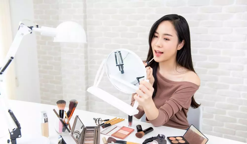 Cuma modal smartphone, ini 5 cara maksimalkan konten video beauty vlog berbagai sumber Cuma modal smartphone, ini 5 cara maksimalkan konten video beauty vlog berbagai sumber
