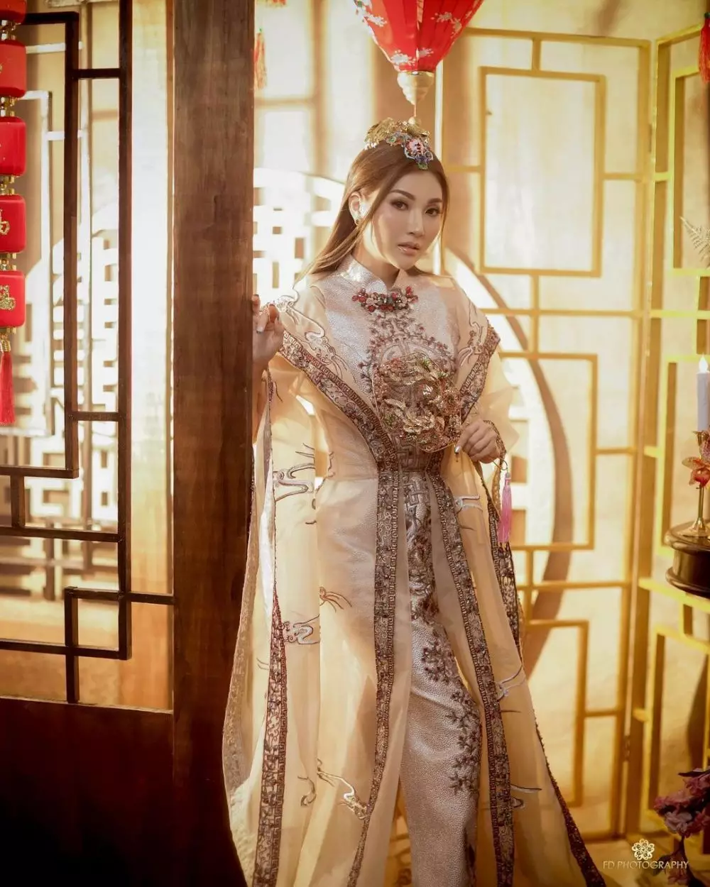 Gaya Sarwendah dalam nuansa Imlek © Instagram Gaya Sarwendah dalam nuansa Imlek © Instagram