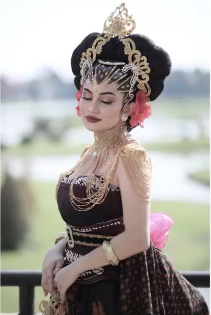 seleb belum nikah dandan ala pengantin © 2021 berbagai sumber