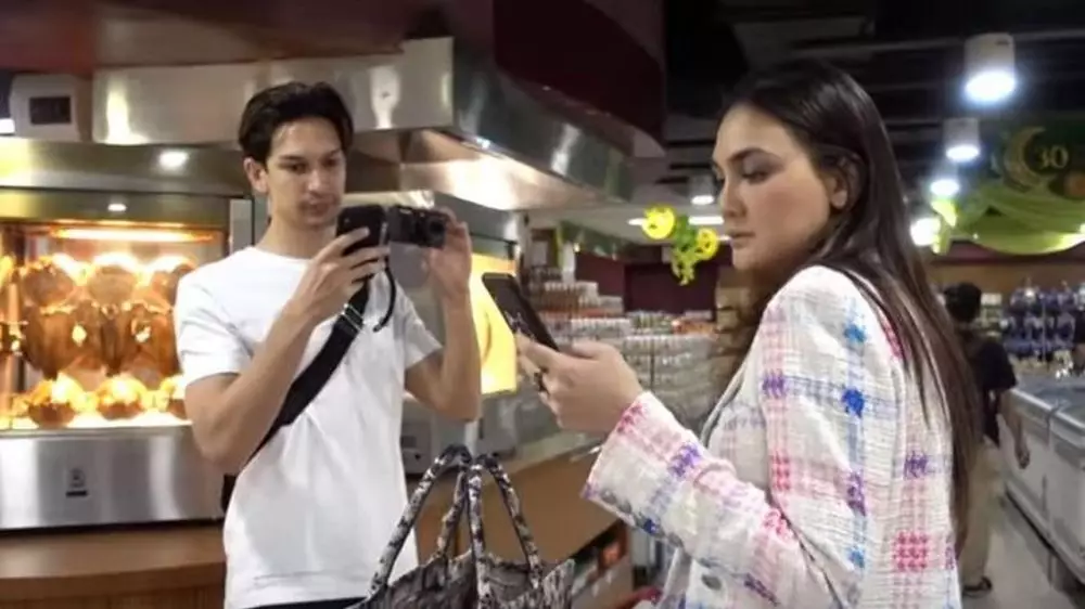 Potret kebersamaan Dimas Beck dan Luna Maya Berbagai sumber