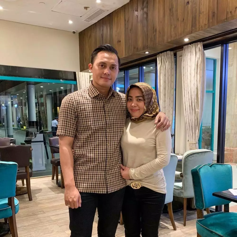 Potret Muzdalifah saat kenakan celana jeans Instagram Potret Muzdalifah saat kenakan celana jeans Instagram