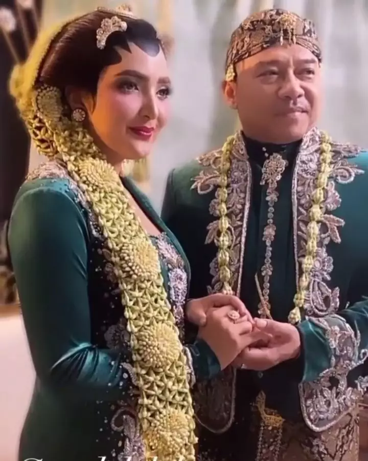 pasangan seleb dandan ala pengantin © 2021 brilio.net