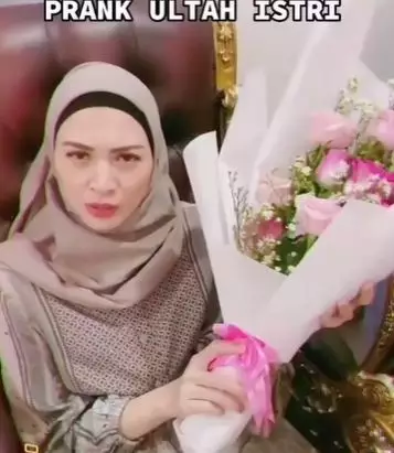 seleb dapat bunga Valentine © 2021 brilio.net seleb dapat bunga Valentine © 2021 brilio.net