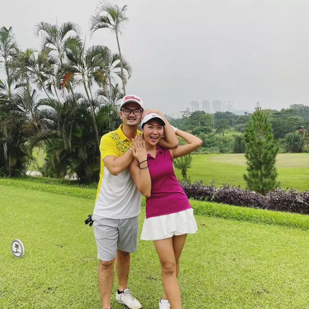 Momen Theresa Wienathan dilamar © 2021 brilio.net Momen Theresa Wienathan dilamar © 2021 brilio.net