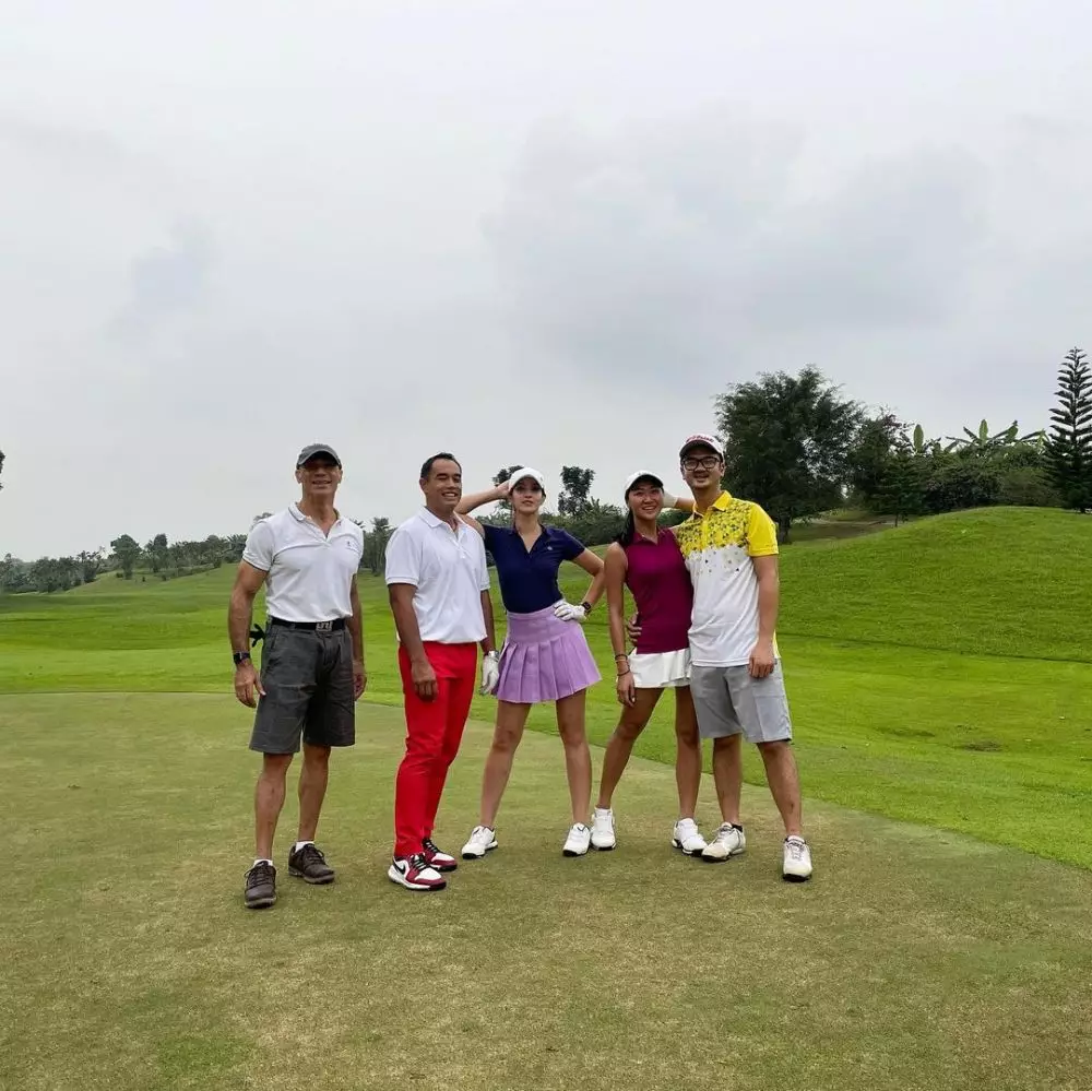 Momen Theresa Wienathan dilamar © 2021 brilio.net Momen Theresa Wienathan dilamar © 2021 brilio.net