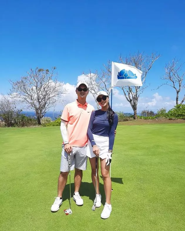 Momen Theresa Wienathan dilamar © 2021 brilio.net Momen Theresa Wienathan dilamar © 2021 brilio.net