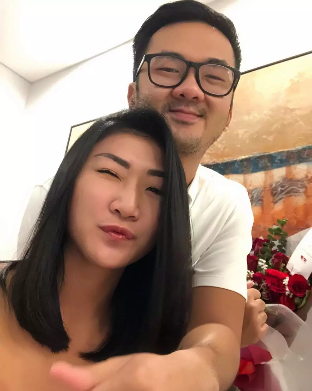 Momen Theresa Wienathan dilamar © 2021 brilio.net Momen Theresa Wienathan dilamar © 2021 brilio.net